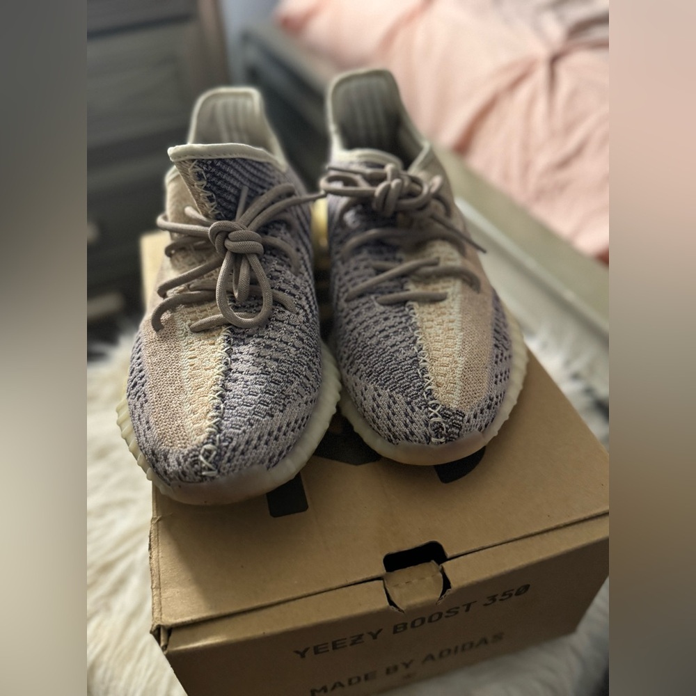 Yeezy Boost 350 V2- Ash Pearl - Picture 8 of 9